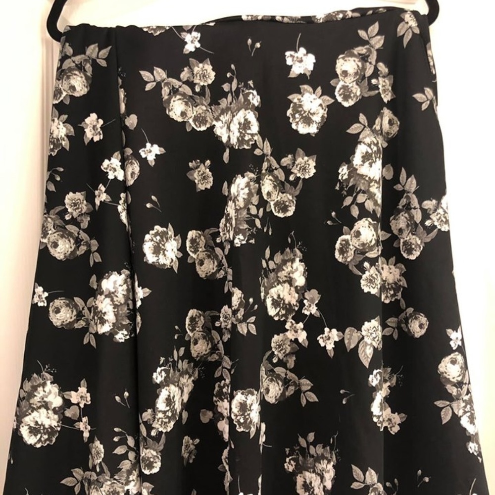 Very hard to find Agnes and Dora Midi Skirt